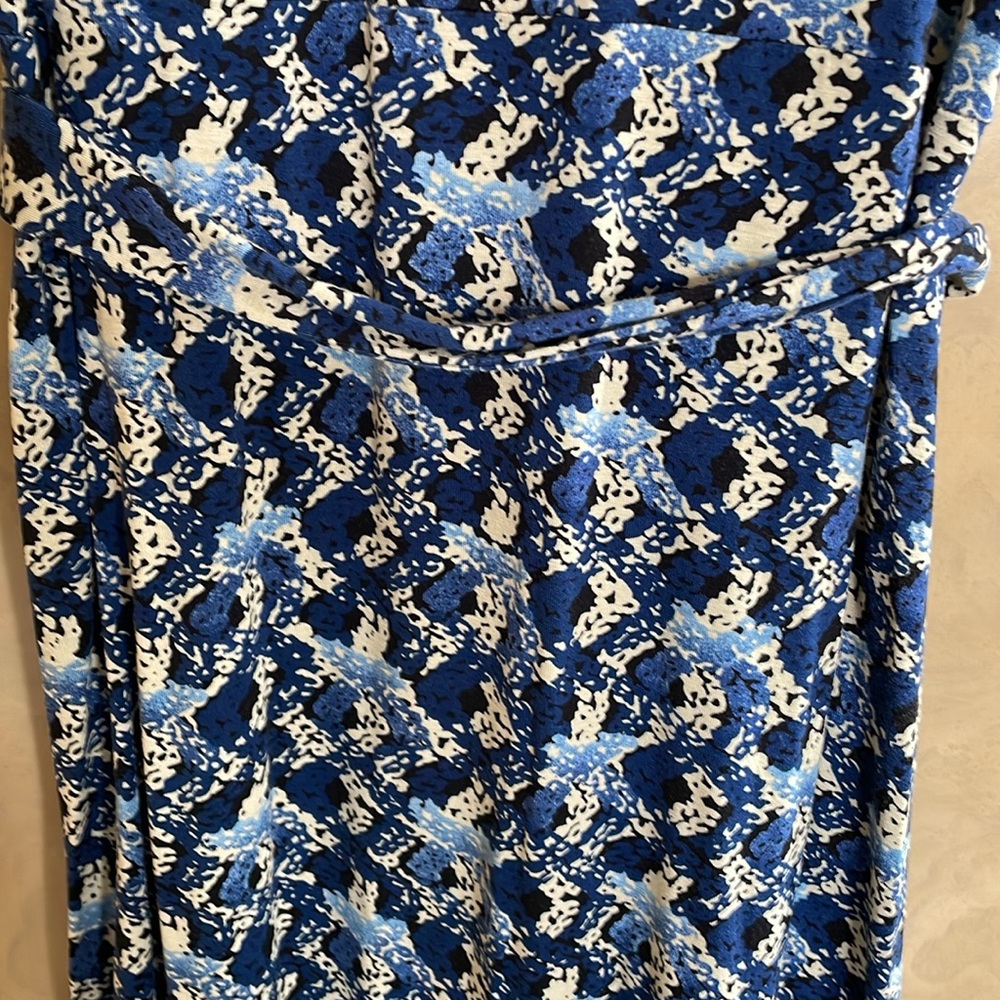 Dress - Picture 4 of 8
